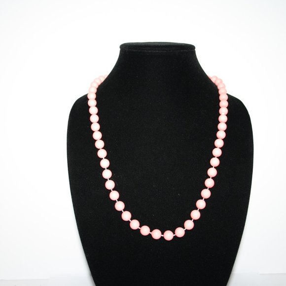 Coral pink beaded vintage necklace - Picture 2 of 4